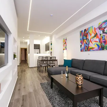 Central Elegance
